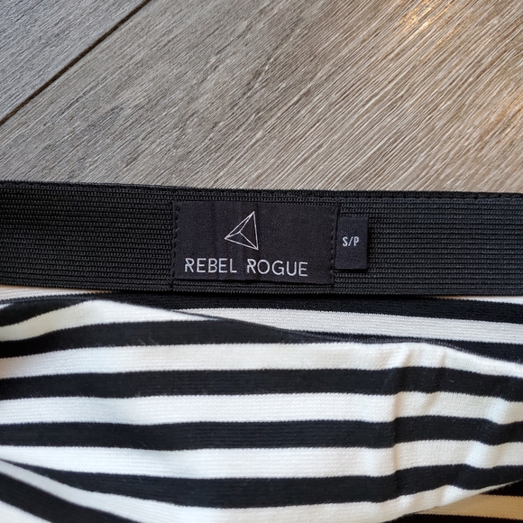 NWOT 4/$20 Rebel Rogue Black and White Striped Mini Skirt, Size Small - Picture 3 of 3